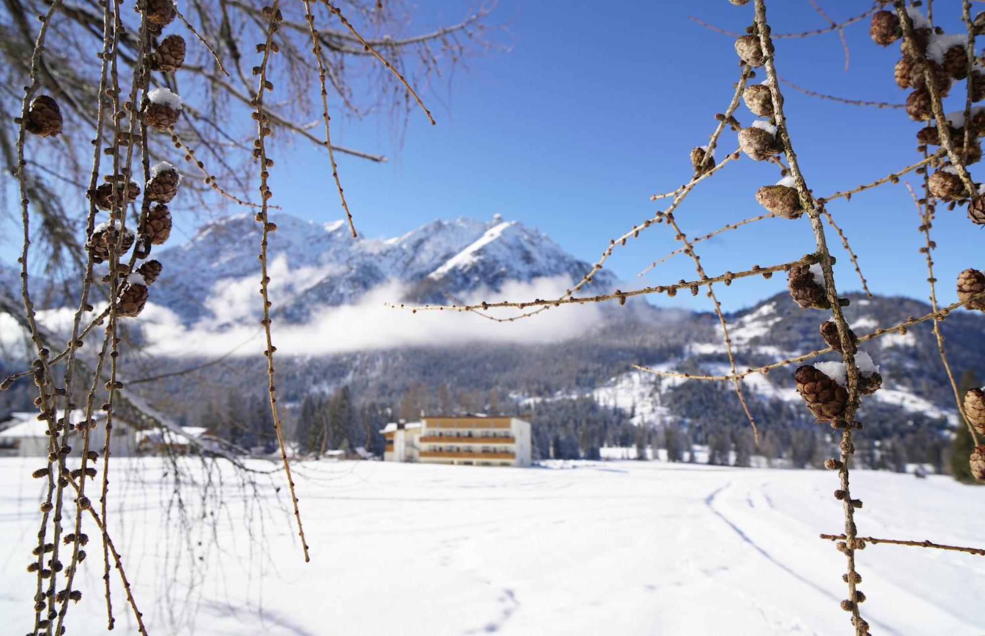 Hotel Asterbel Braies  Exterior photo