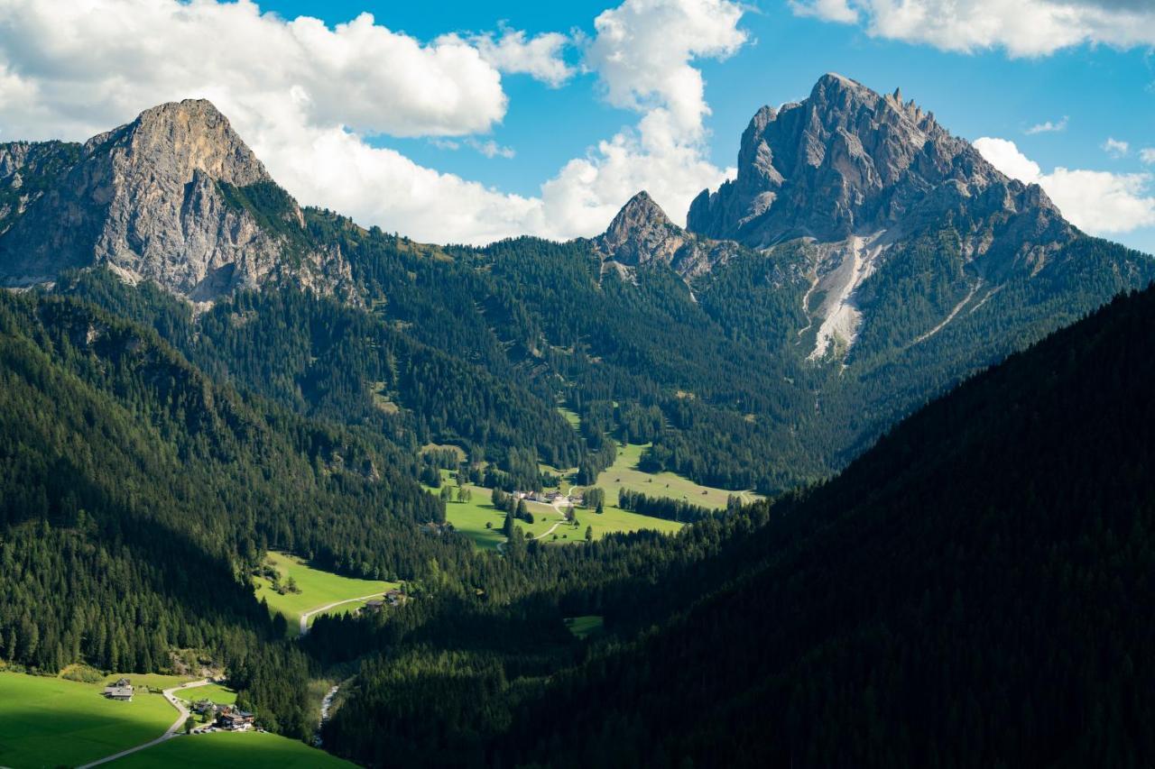 Hotel Asterbel Braies  Exterior photo